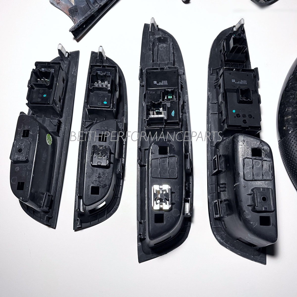 2014-2017 – Chevrolet SS Sedan – Carbon Wheel + Interior Set