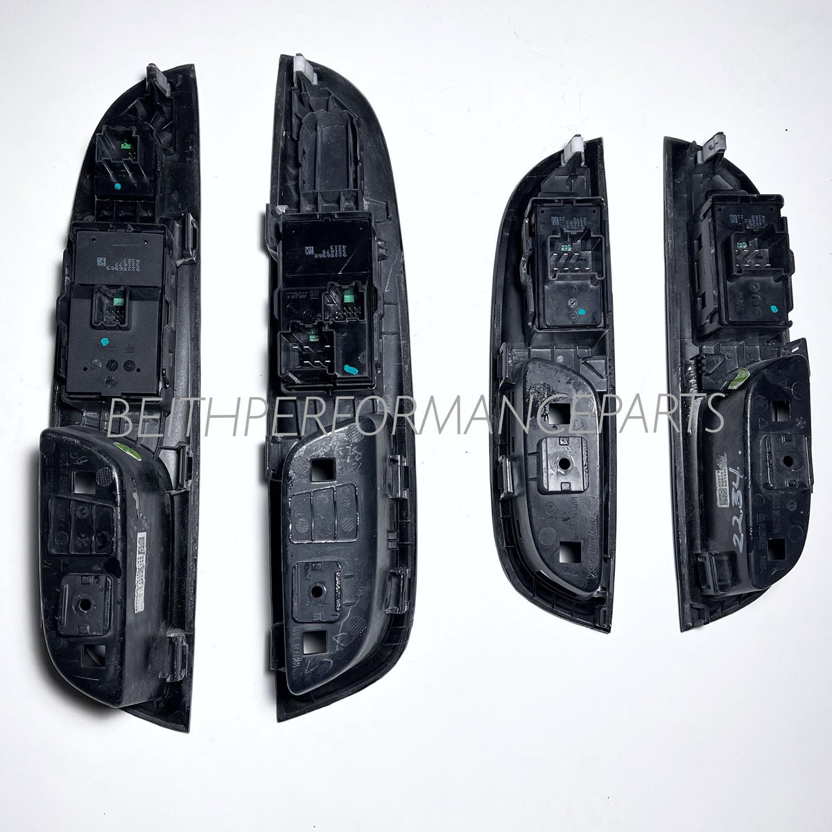 2014-2017 – Chevrolet SS Sedan – Carbon Door Window Switch Panels