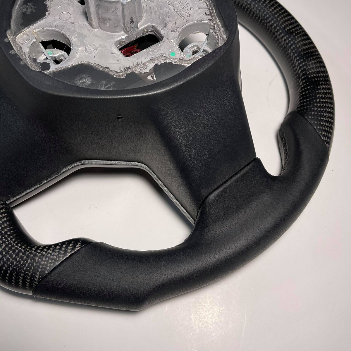 2016+ Tesla Model 3 & Y – Matte Carbon – Black Stitching