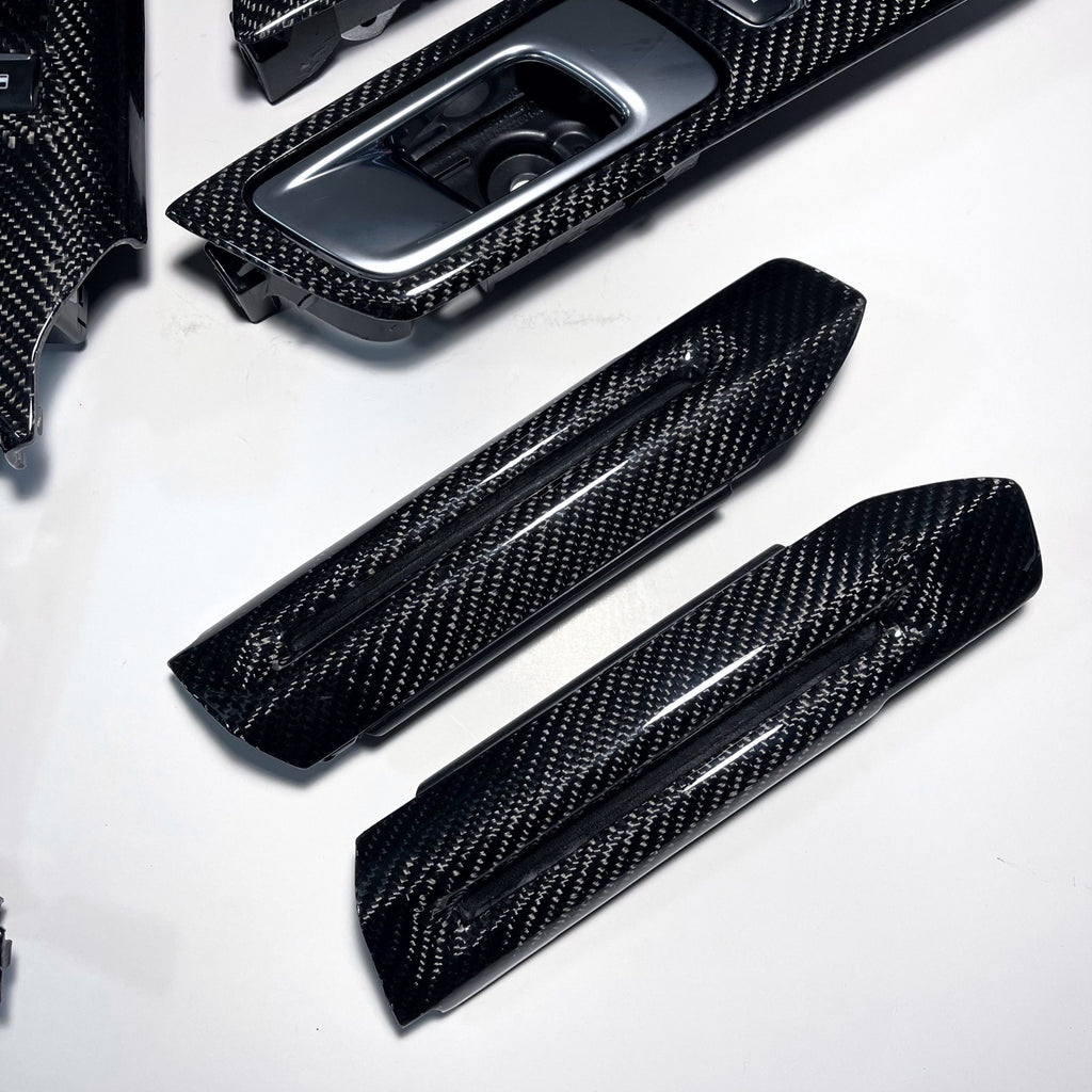 2015+ Ford Mustang – Carbon – Door Interior Trim Set