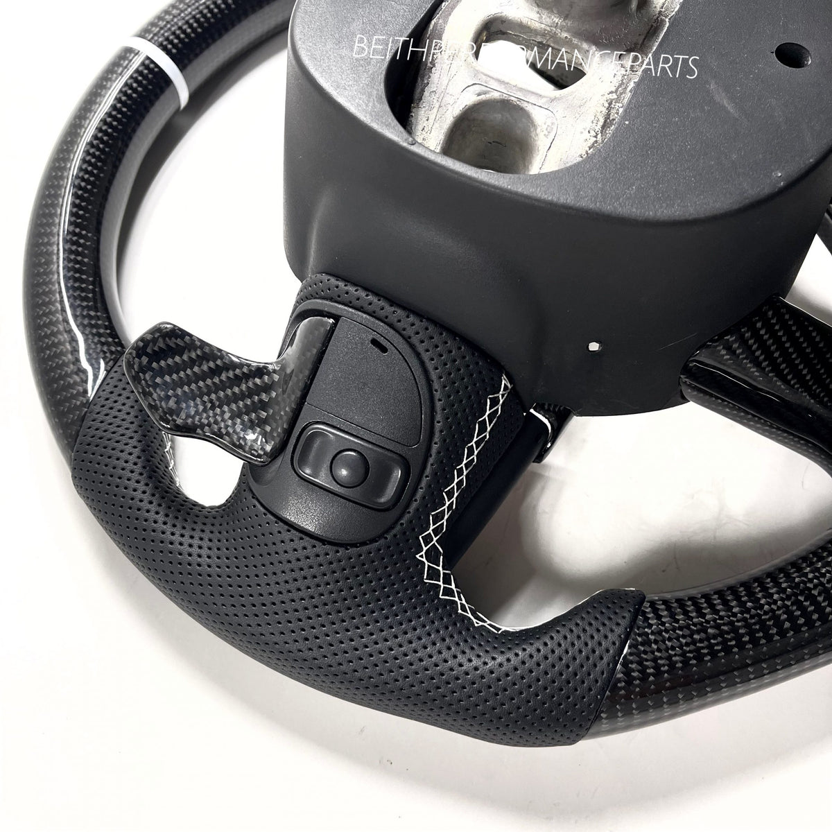 2015+ Dodge Hellcat / 2014+ Jeep SRT – Carbon – White Stitching
