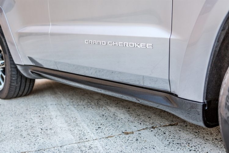 2011-2015 Cherokee XR9 Side Skirts