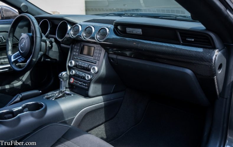 2015-2020 S550 Mustang Carbon Fiber LG268 Dash Kit