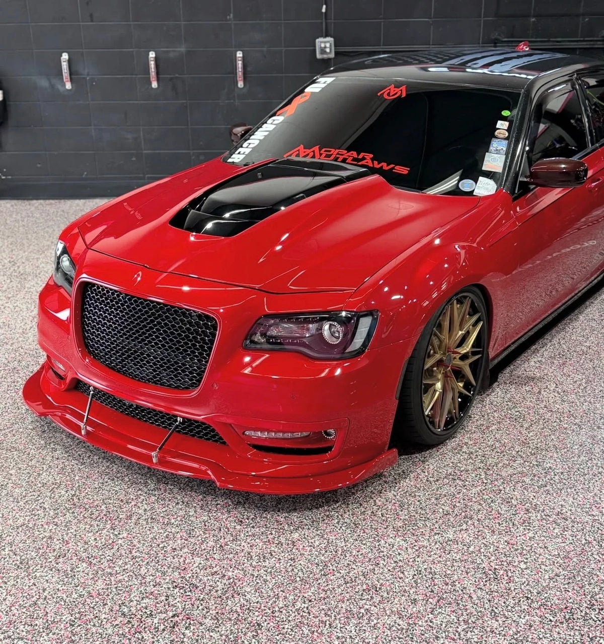11-23 Chrysler 300 ZR hood