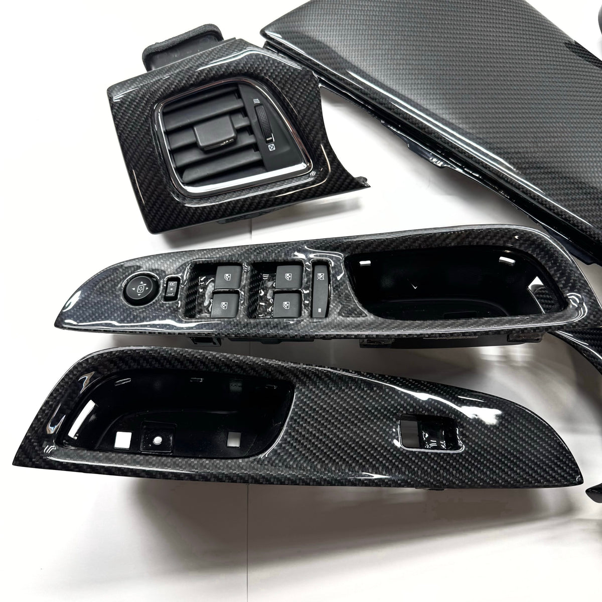 2014-2017 Chevrolet SS Sedan 7-Piece Carbon Fiber Dash Kit image 1