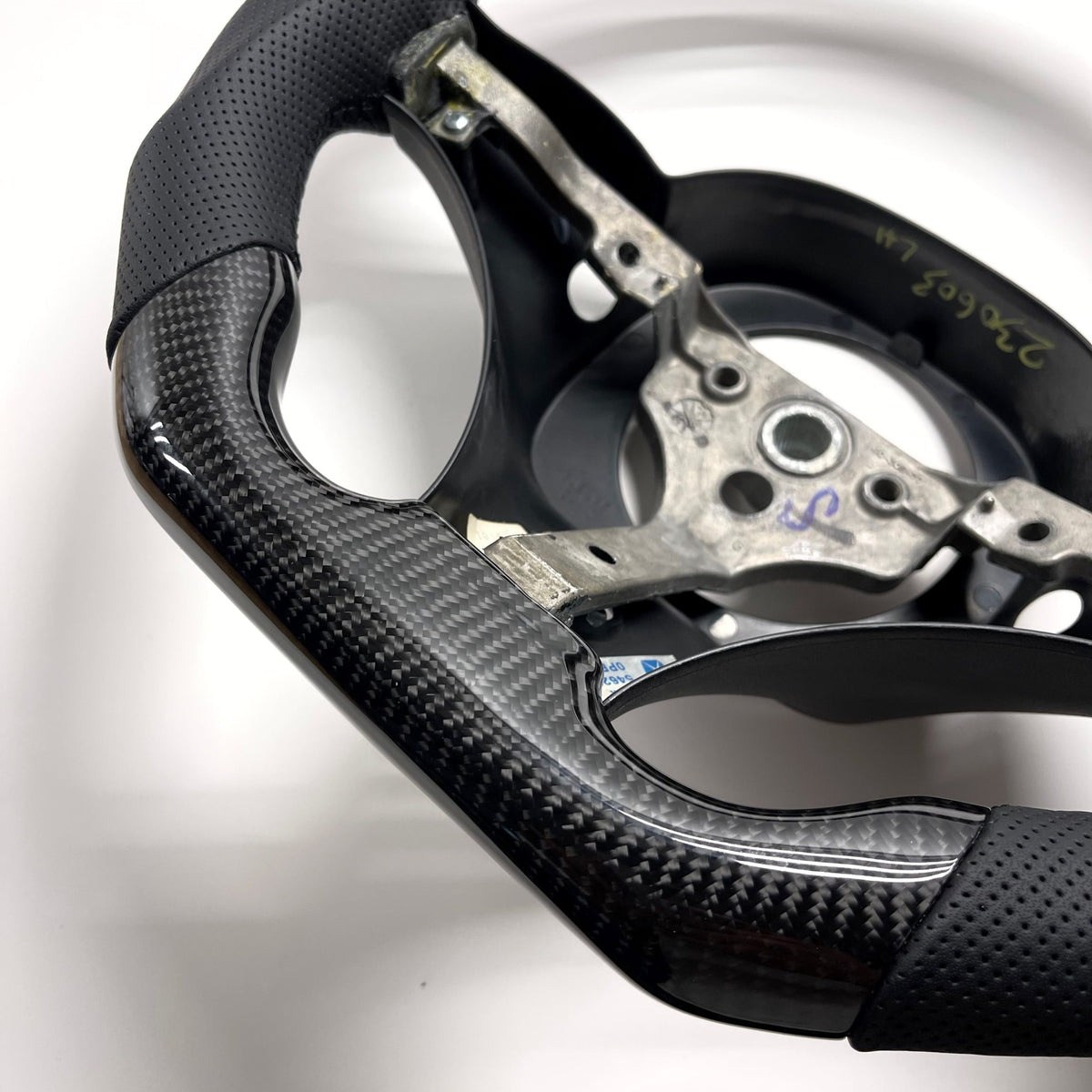 1996-2002 Dodge Viper – Carbon – Black Stitching