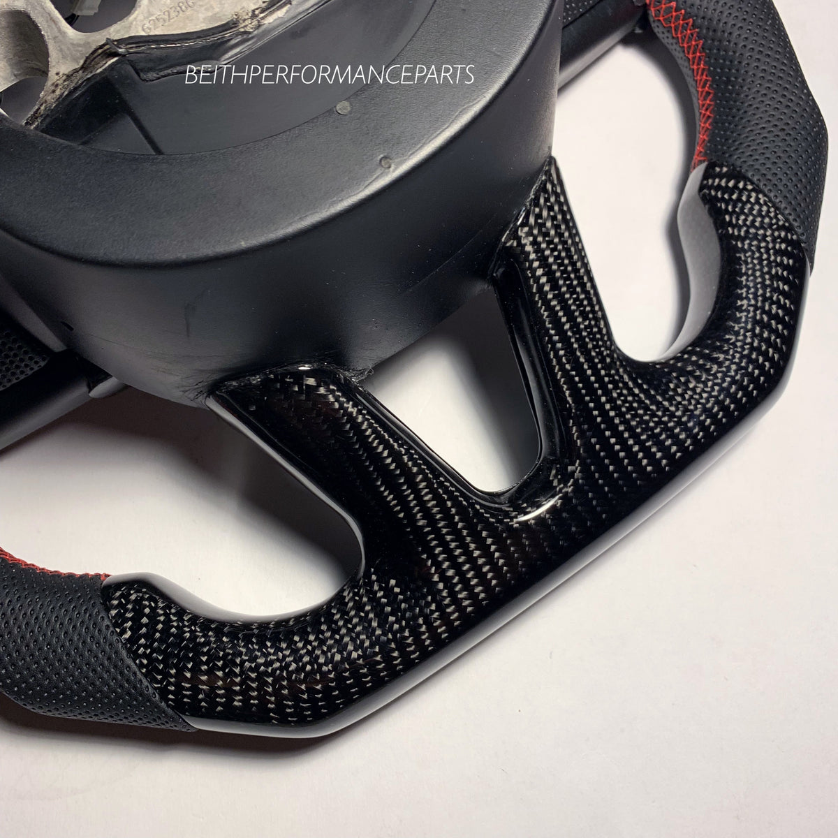 2015+ Dodge Charger/Challenger – Carbon – Red Stitching, Red Stripe