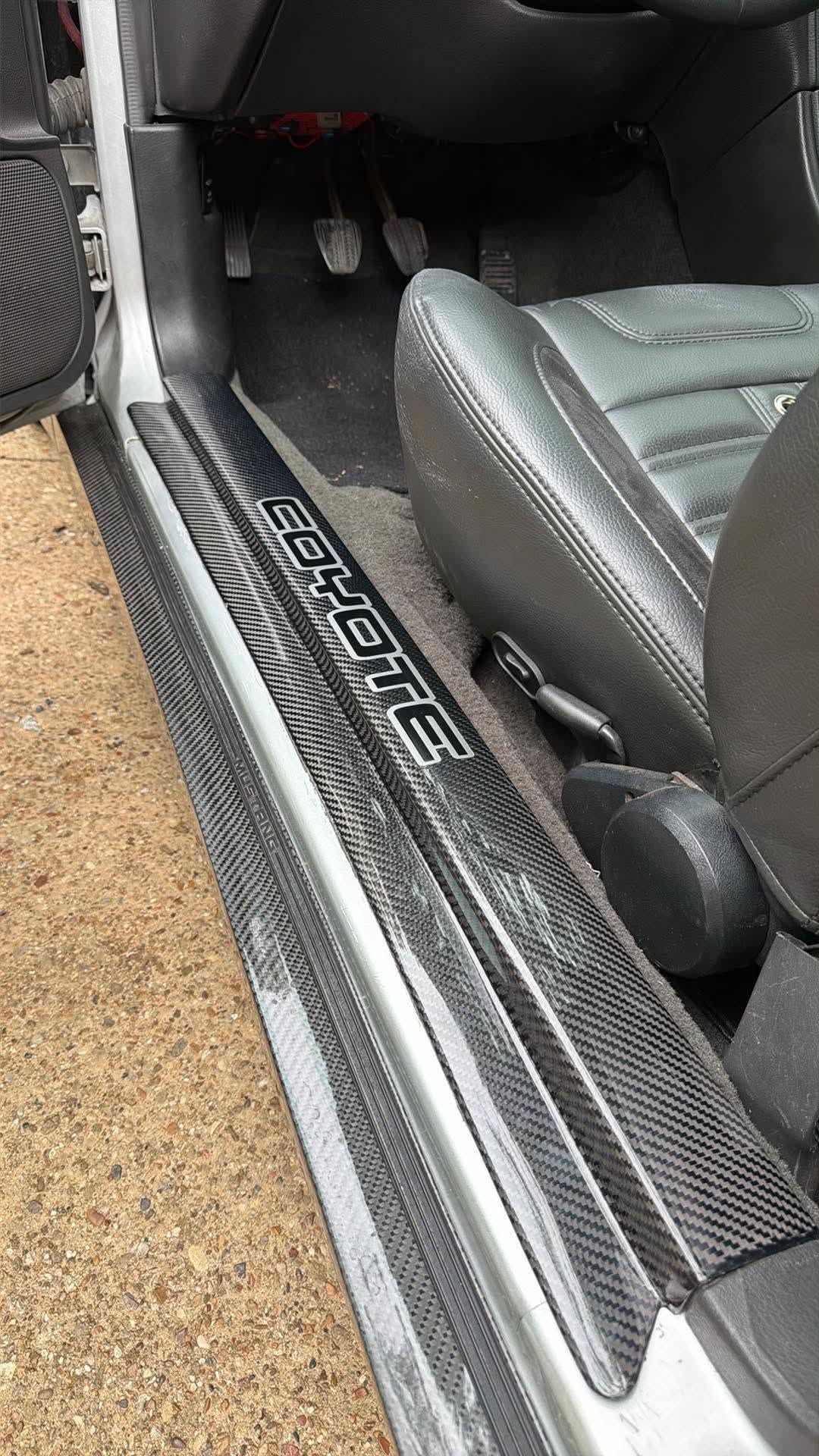 1994-2004 Ford Mustang Real Carbon Fiber One-Piece Door Sills