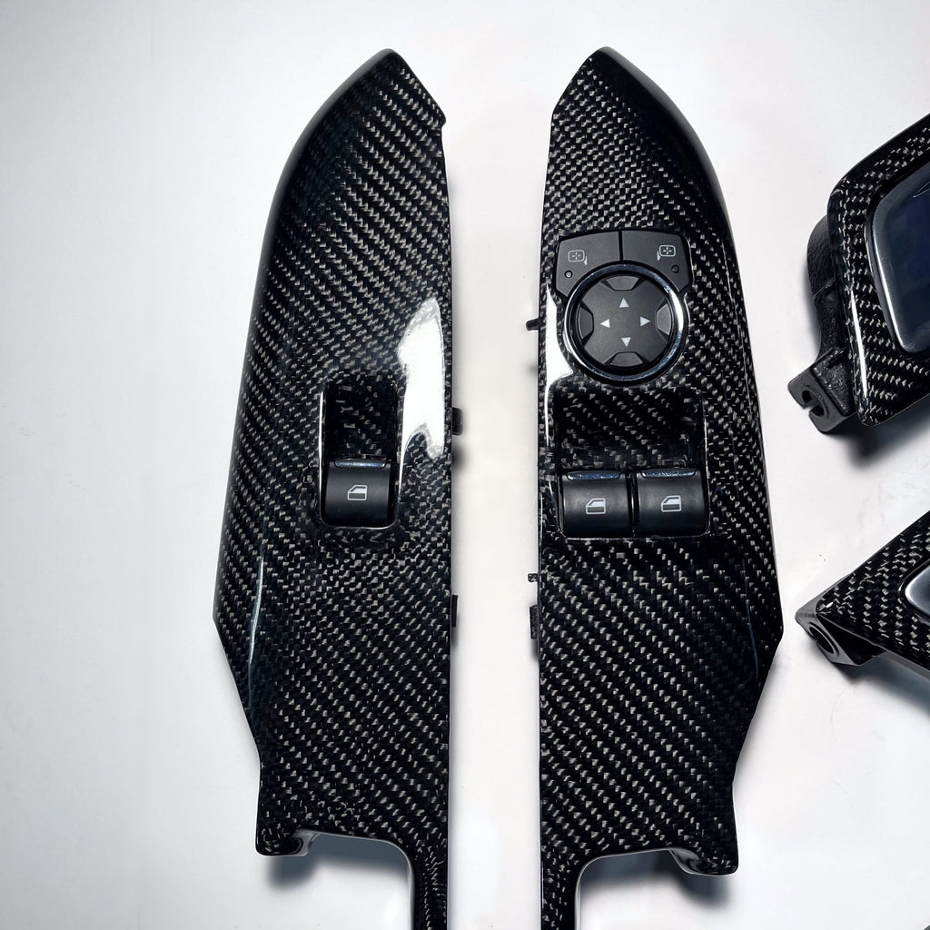 2015+ Ford Mustang – Carbon – Door Interior Trim Set