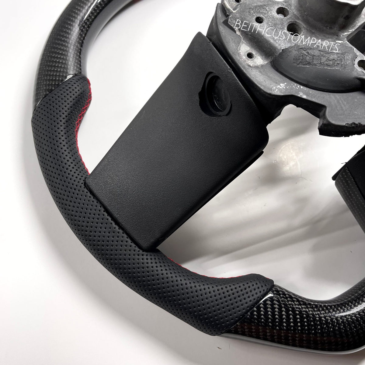 2005-2009 Ford Mustang – Carbon – Red Stitching