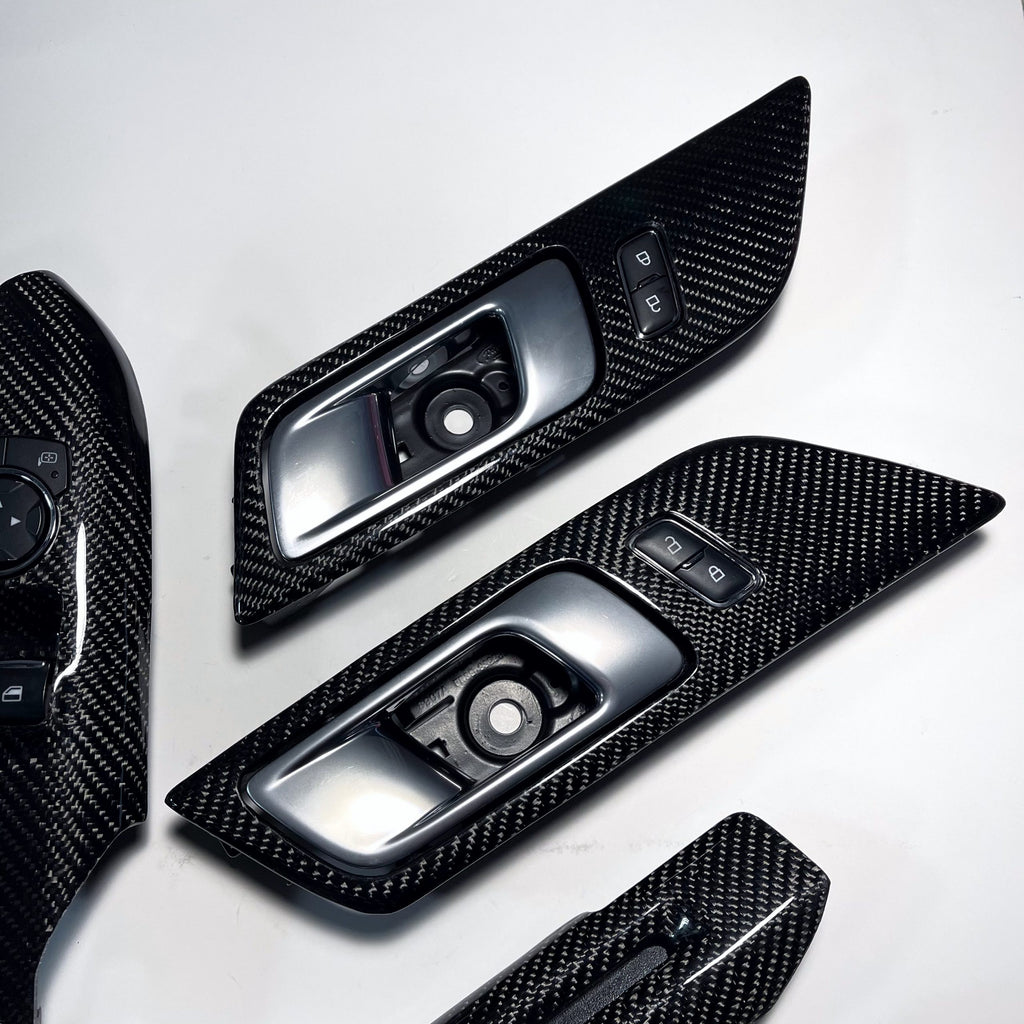 2015+ Ford Mustang – Carbon – Door Interior Trim Set
