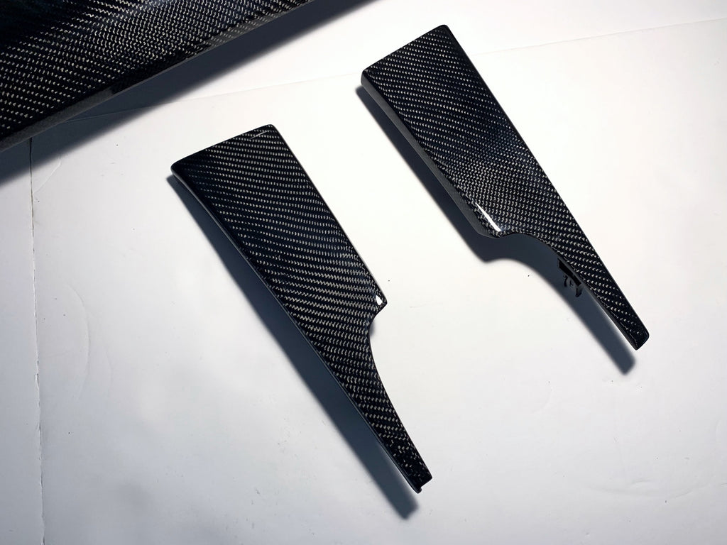 2015+ Mustang – 3 Vent Carbon Dash Set