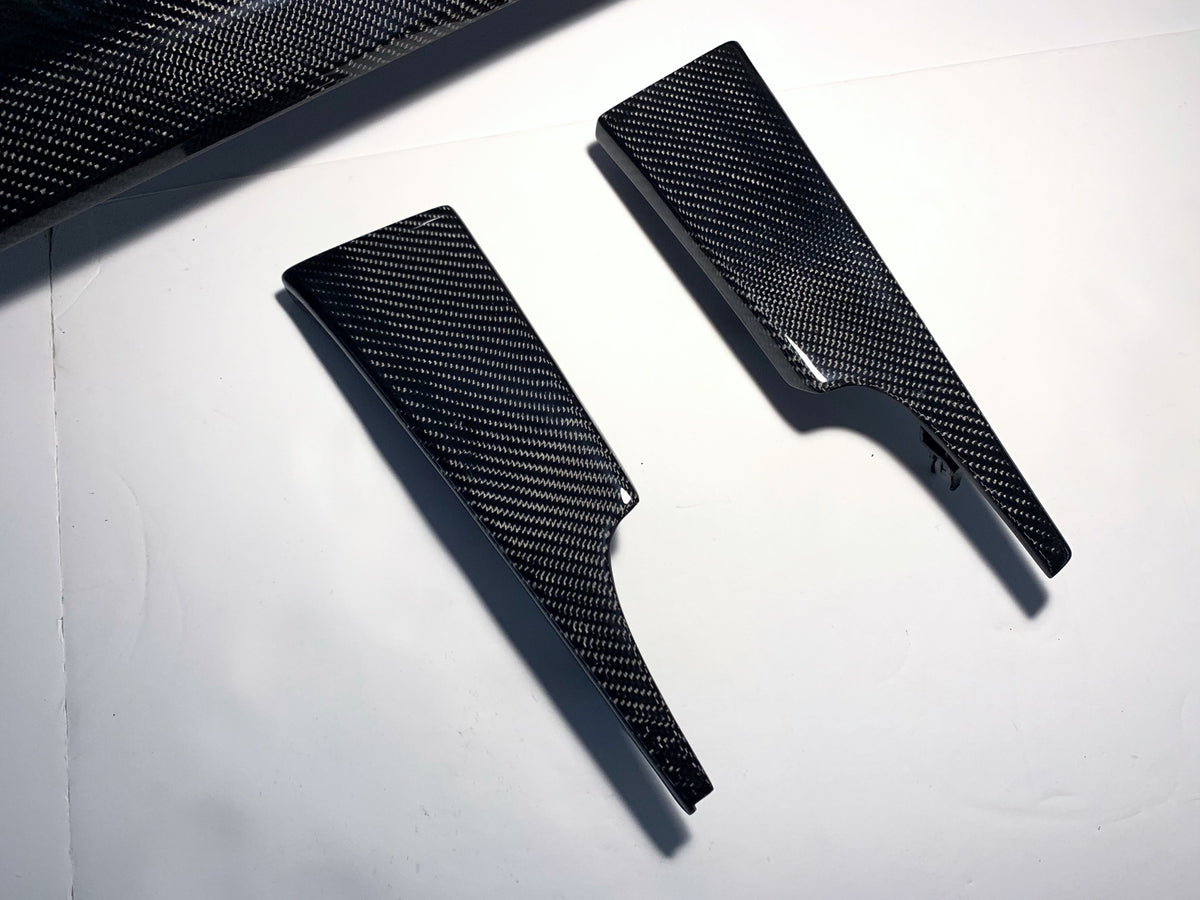 2015+ Mustang – 3 Vent Carbon Dash Set