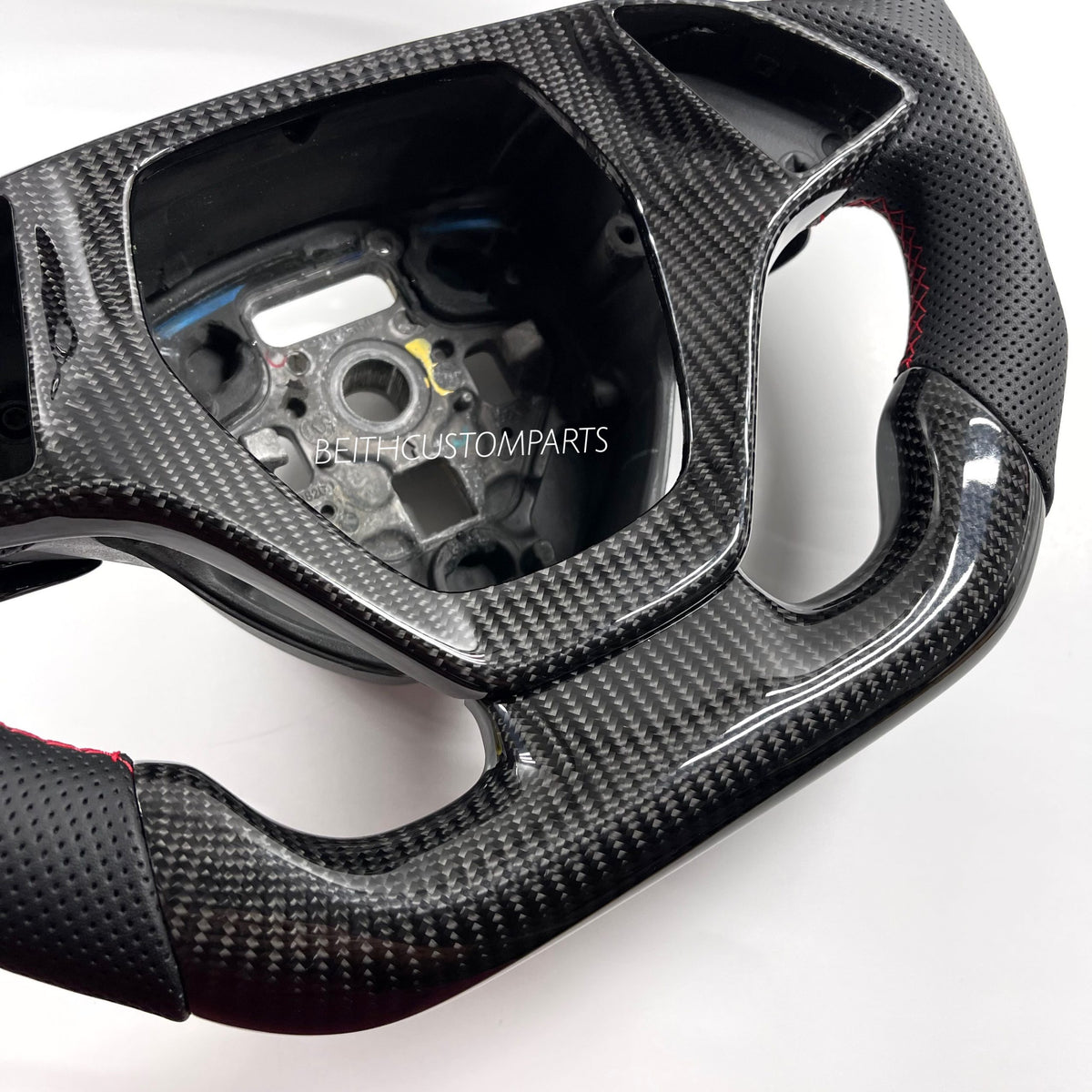 2014-2017 – Chevrolet C7 Corvette – Carbon – Red Stitching, Red Stripe