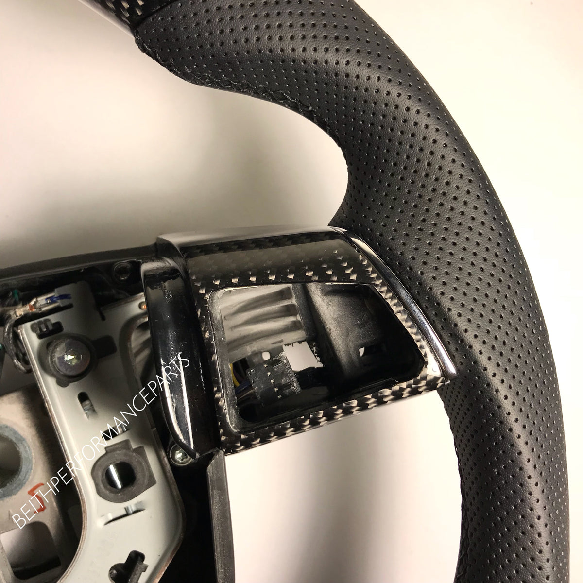 2009-2015 Cadillac CTS-V – Carbon – Flat Top, Black Stitching