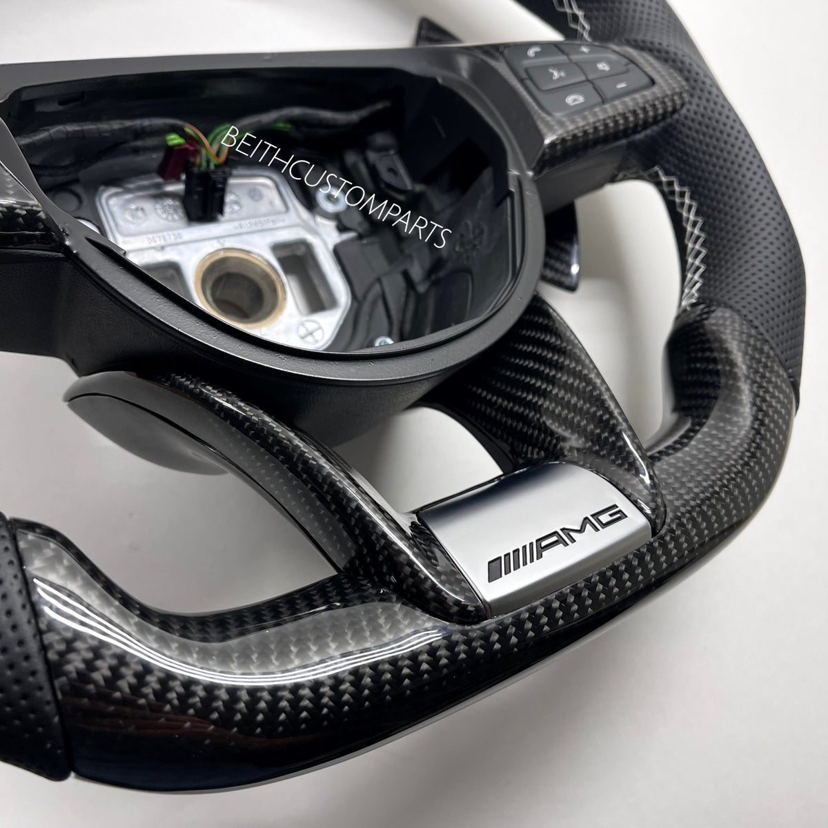 2015-2018 Mercedes – Carbon – White Stitching