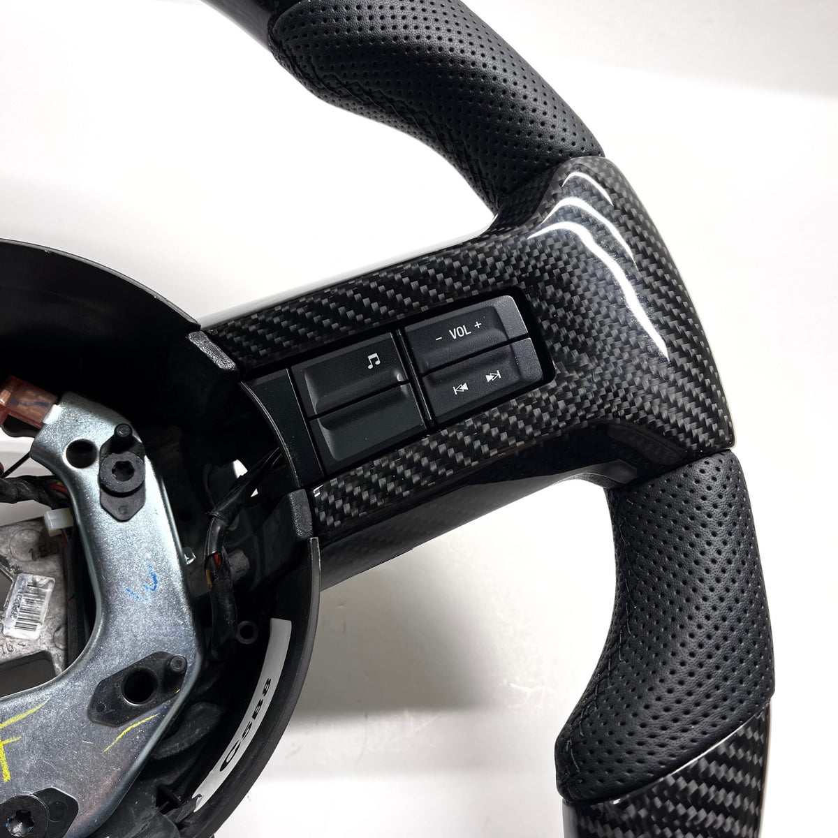 2011-2014 Ford Mustang – Carbon – Black Stitching
