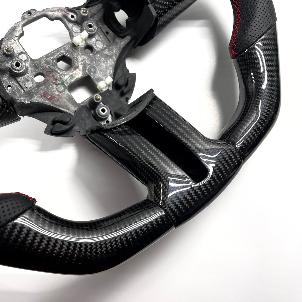 2011-2014 Ford Mustang Carbon – Red Stitch, Red Stripe