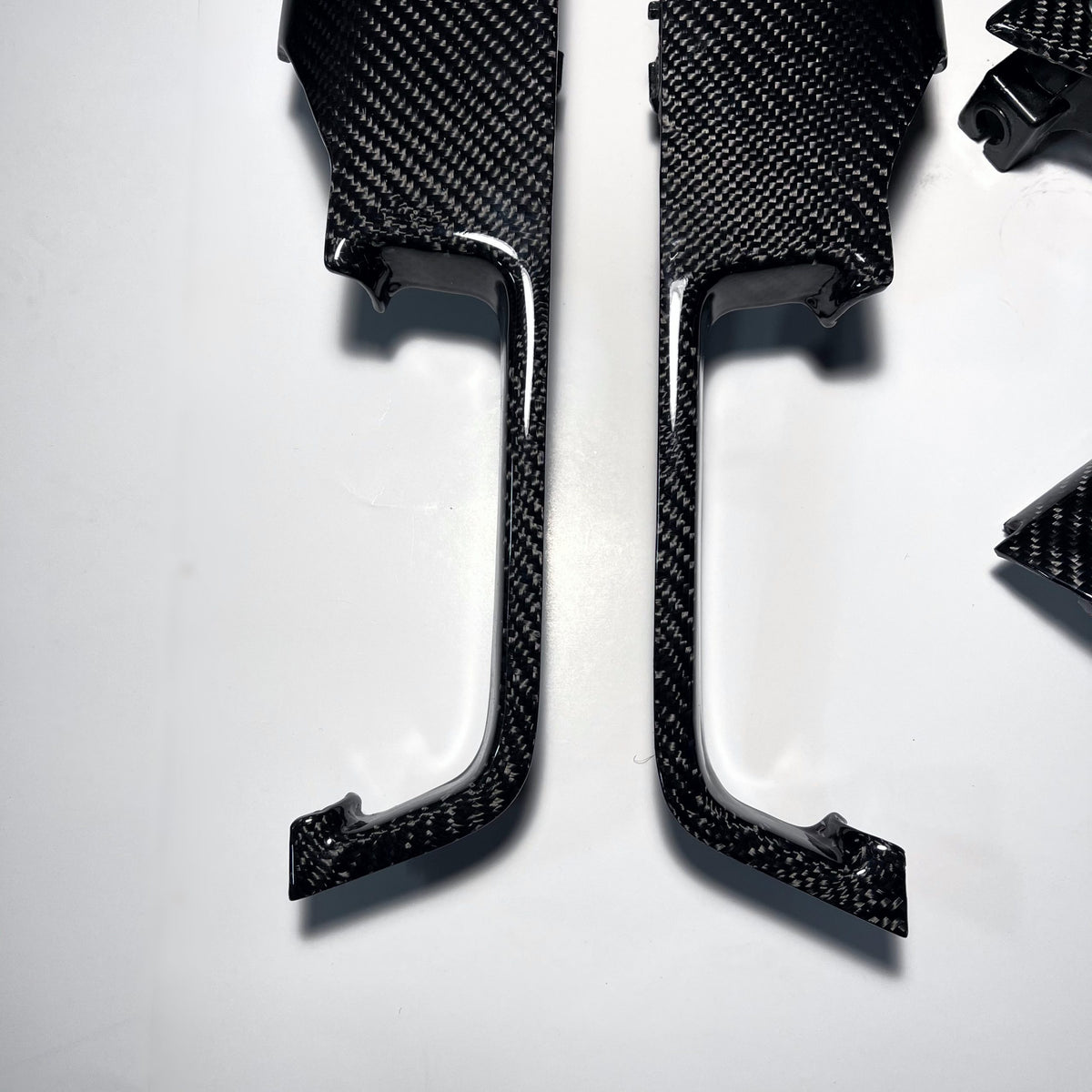 2015+ Ford Mustang – Carbon – Door Interior Trim Set
