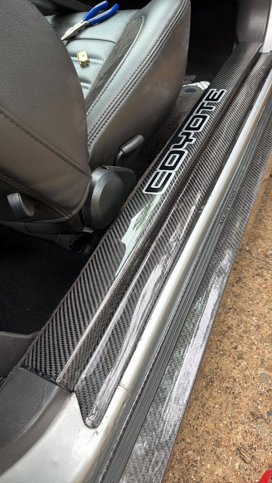 1994-2004 Ford Mustang Real Carbon Fiber One-Piece Door Sills