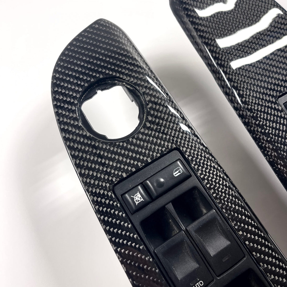 2006-2007 Jeep Cherokee – Carbon Window Switch Trims