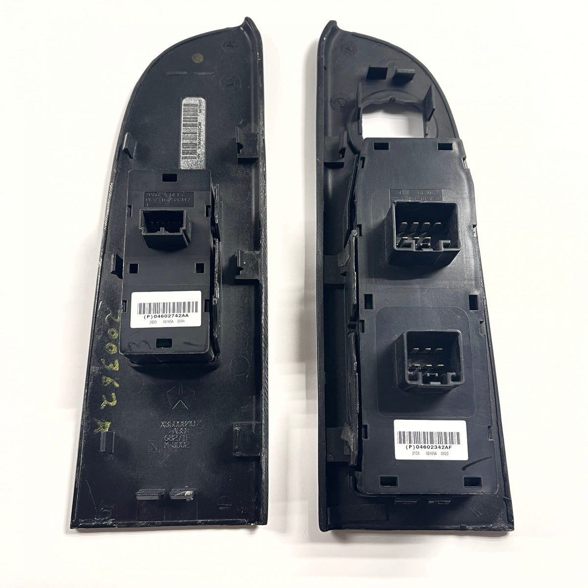 2006-2007 Jeep Cherokee – Carbon Window Switch Trims