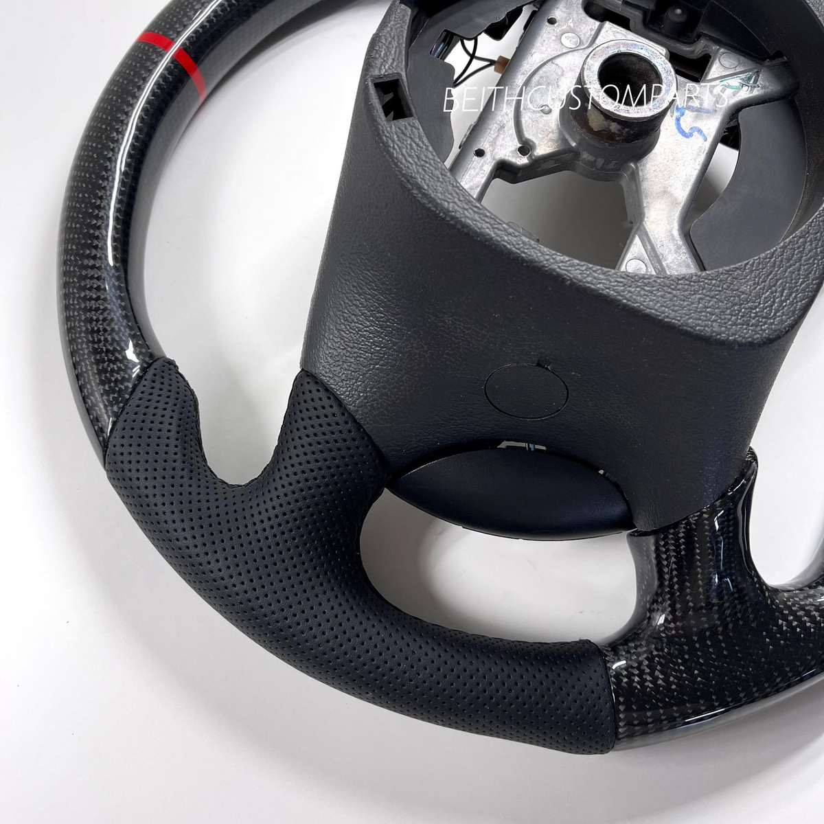 1994-2004 Ford Mustang Carbon Fiber Steering Wheel – Black Stitching & Red Stripe