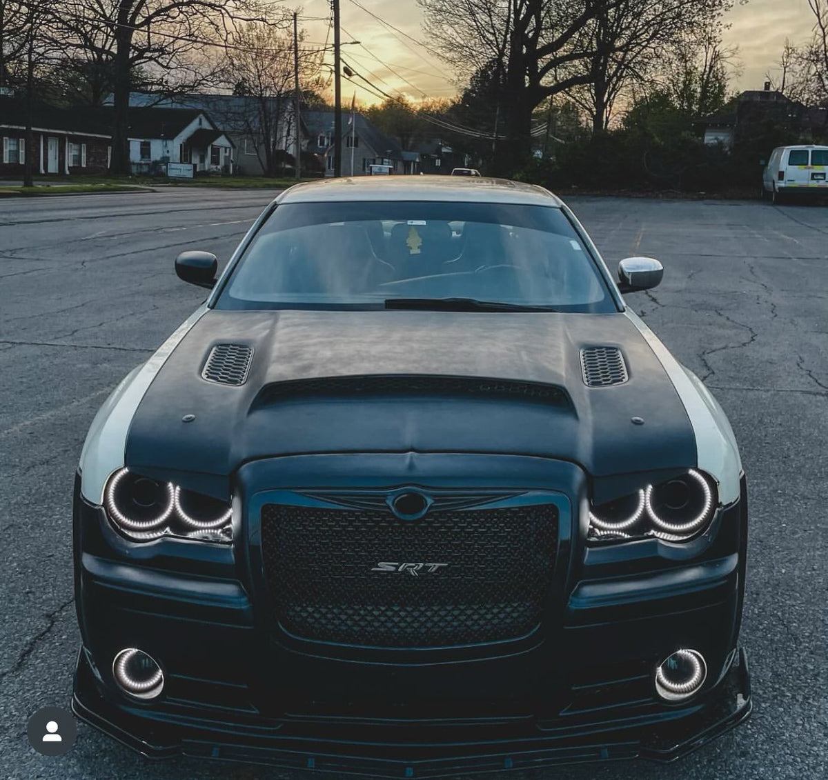 05-10 Chrysler 300 demon V2 style hood