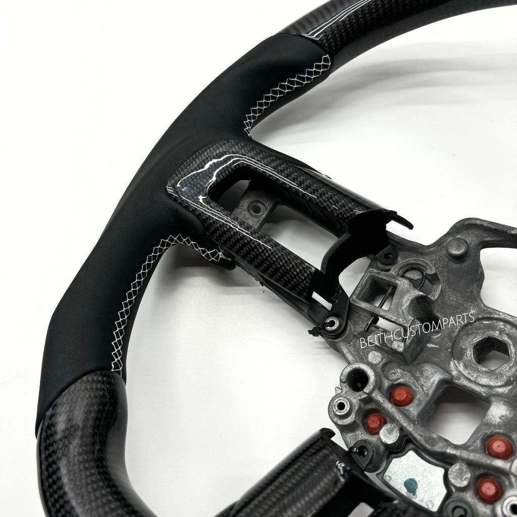 2018+ Mustang – Carbon – White Stitching, Black Stripe