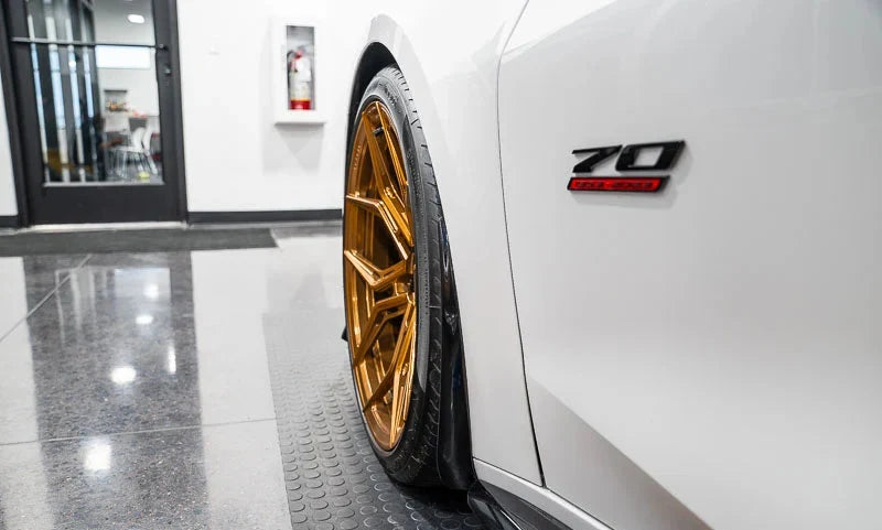 C8 Corvette Z06 / E-Ray / ZR1 Extended Front Splash Guards – Carbon Flash